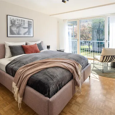 Zentrale Mit Buero Und Parkplatz * Saint-Gall