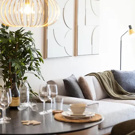 Appartement Zentrale Mit Buero Und Parkplatz *