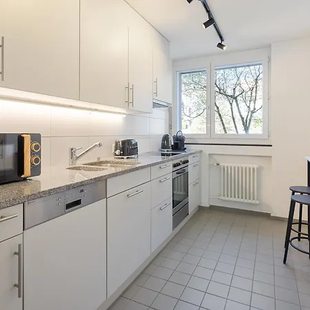 Zentrale Mit Buero Und Parkplatz Appartement
