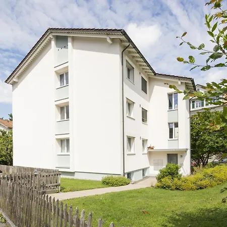 Zentrale Mit Buero Und Parkplatz *