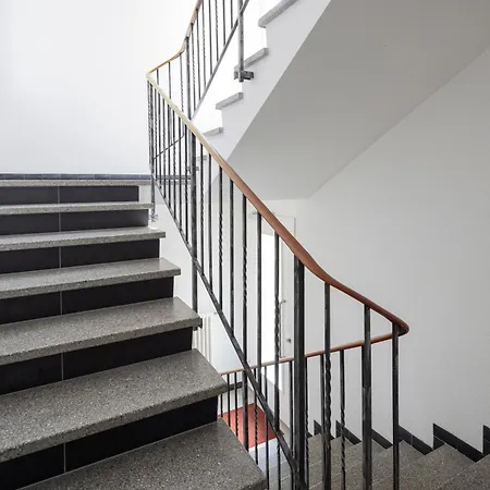 Apartment Zentrale Mit Buero Und Parkplatz