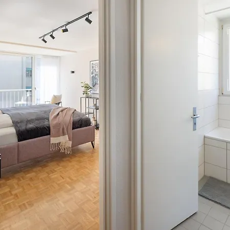Zentrale Mit Buero Und Parkplatz Appartement